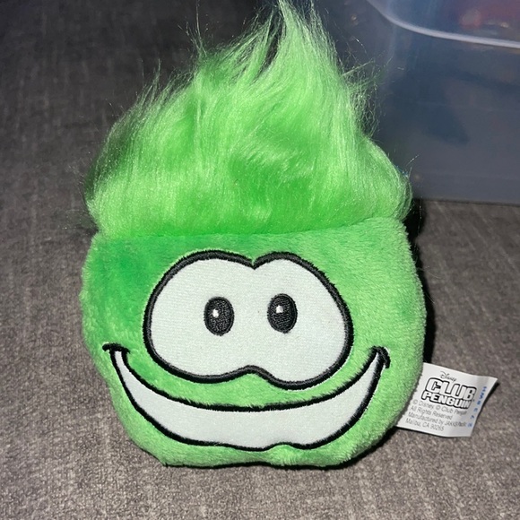 Club Penguin Puffles Green & yellow w/used coin/ purple no coin/ red sold - Picture 5 of 5